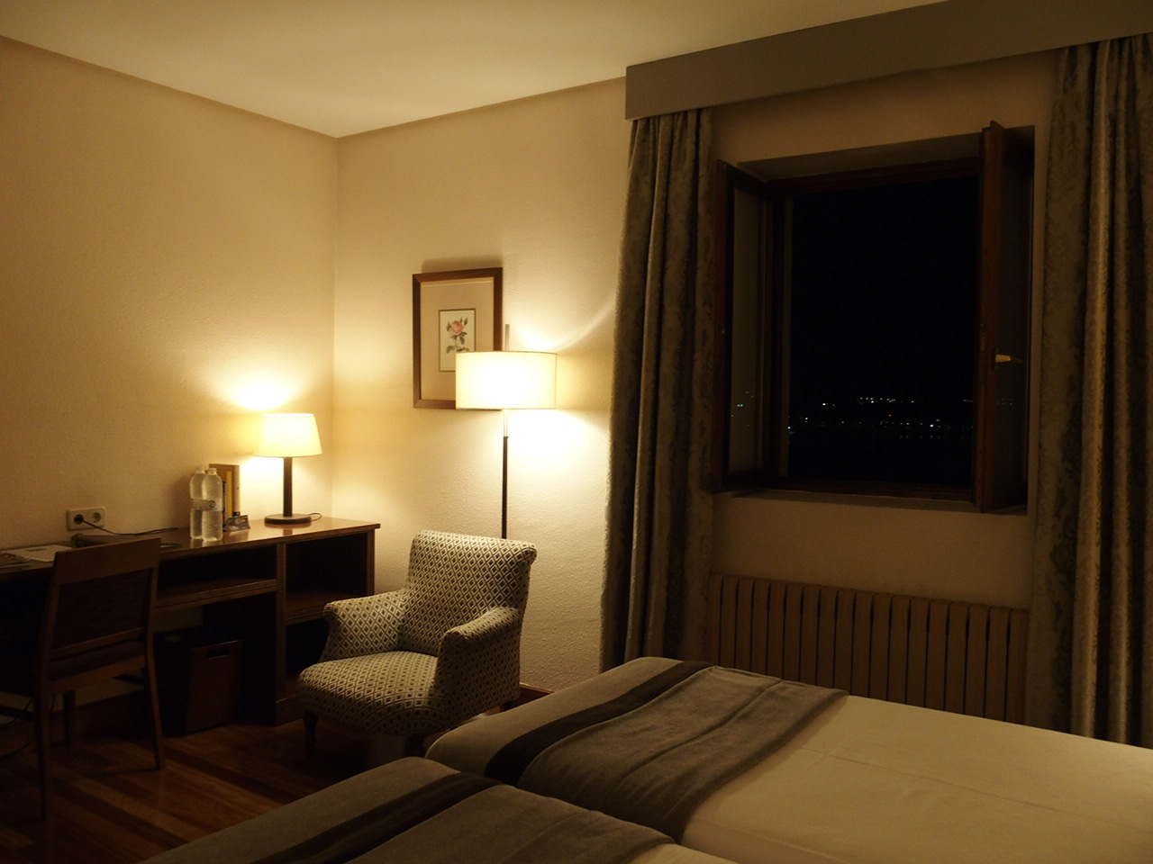 バスクオンダリビアのホテルパラドールの客室