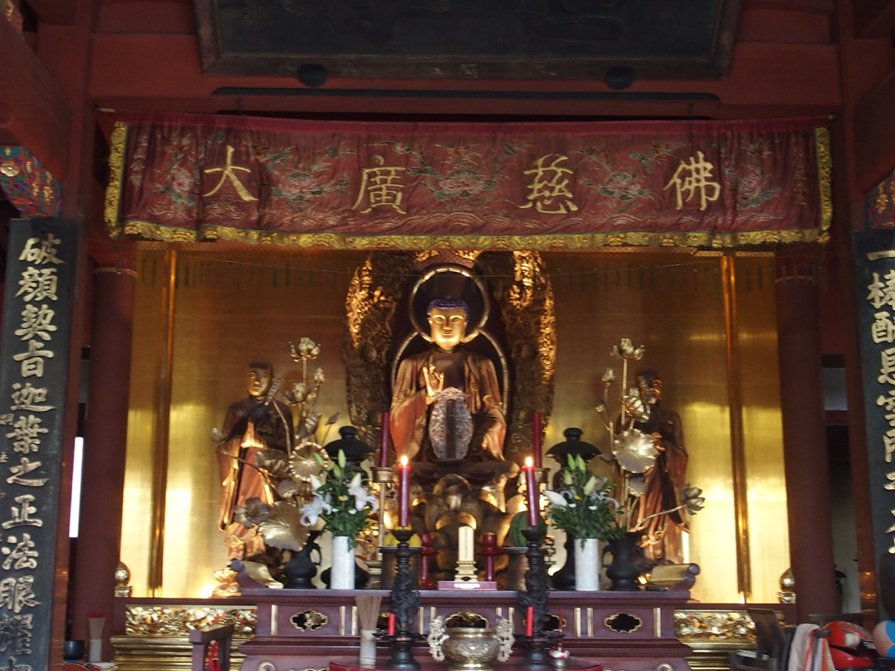 長崎の崇福寺の国宝大雄宝殿の釈迦如来三尊坐像
