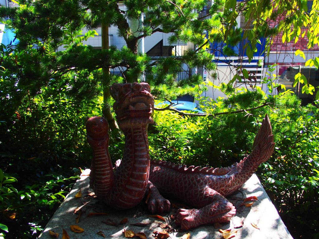 田無神社　赤龍