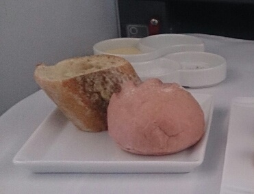 ANAビジネスクラス機内食のパン