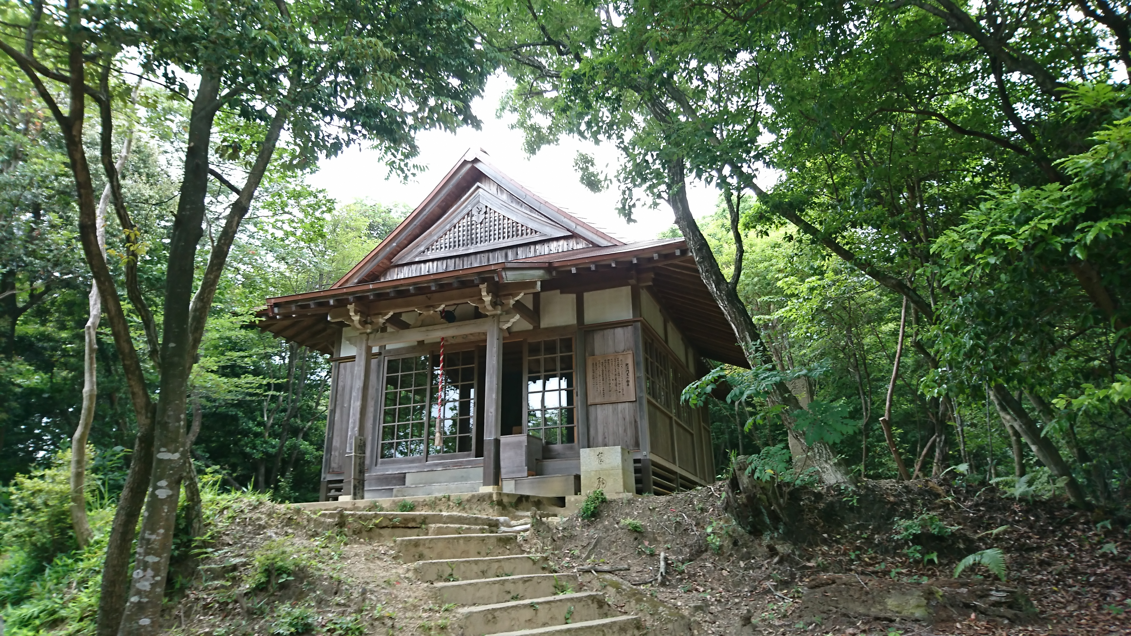 山口市の常栄寺雪舟庭の毘沙門堂