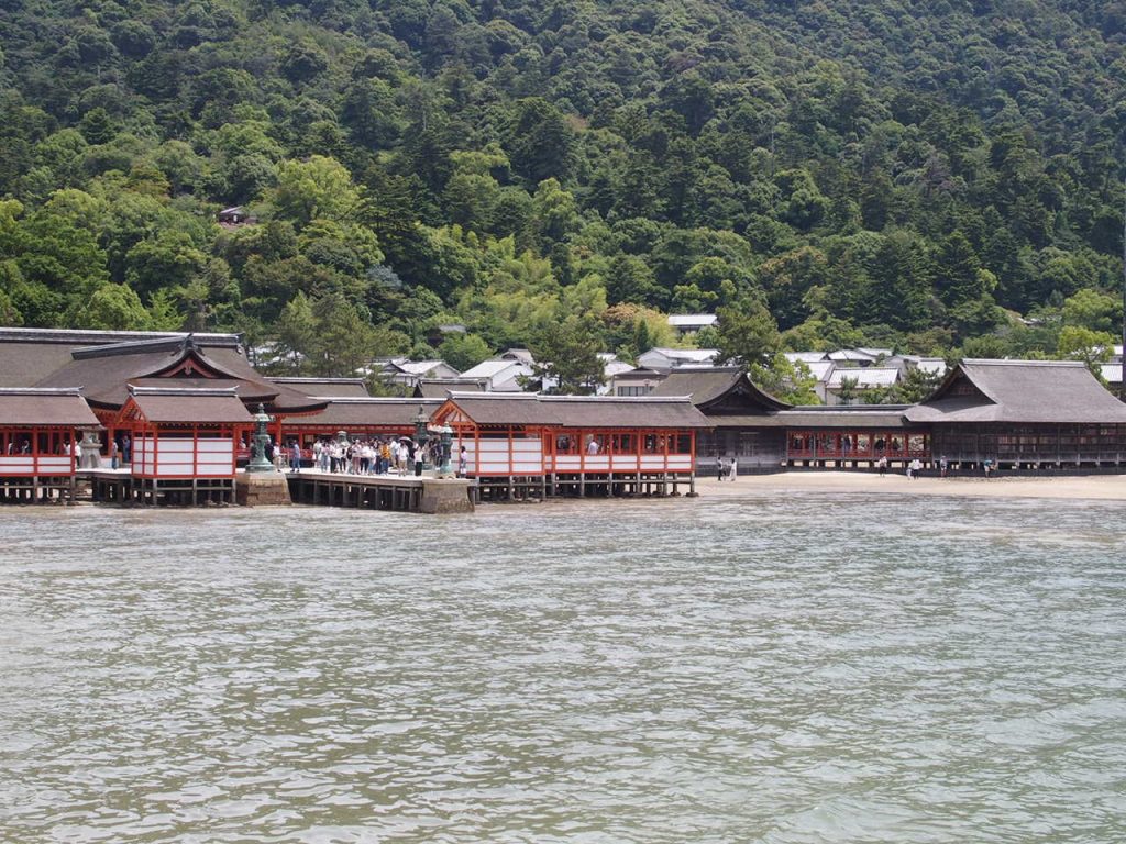 厳島神社