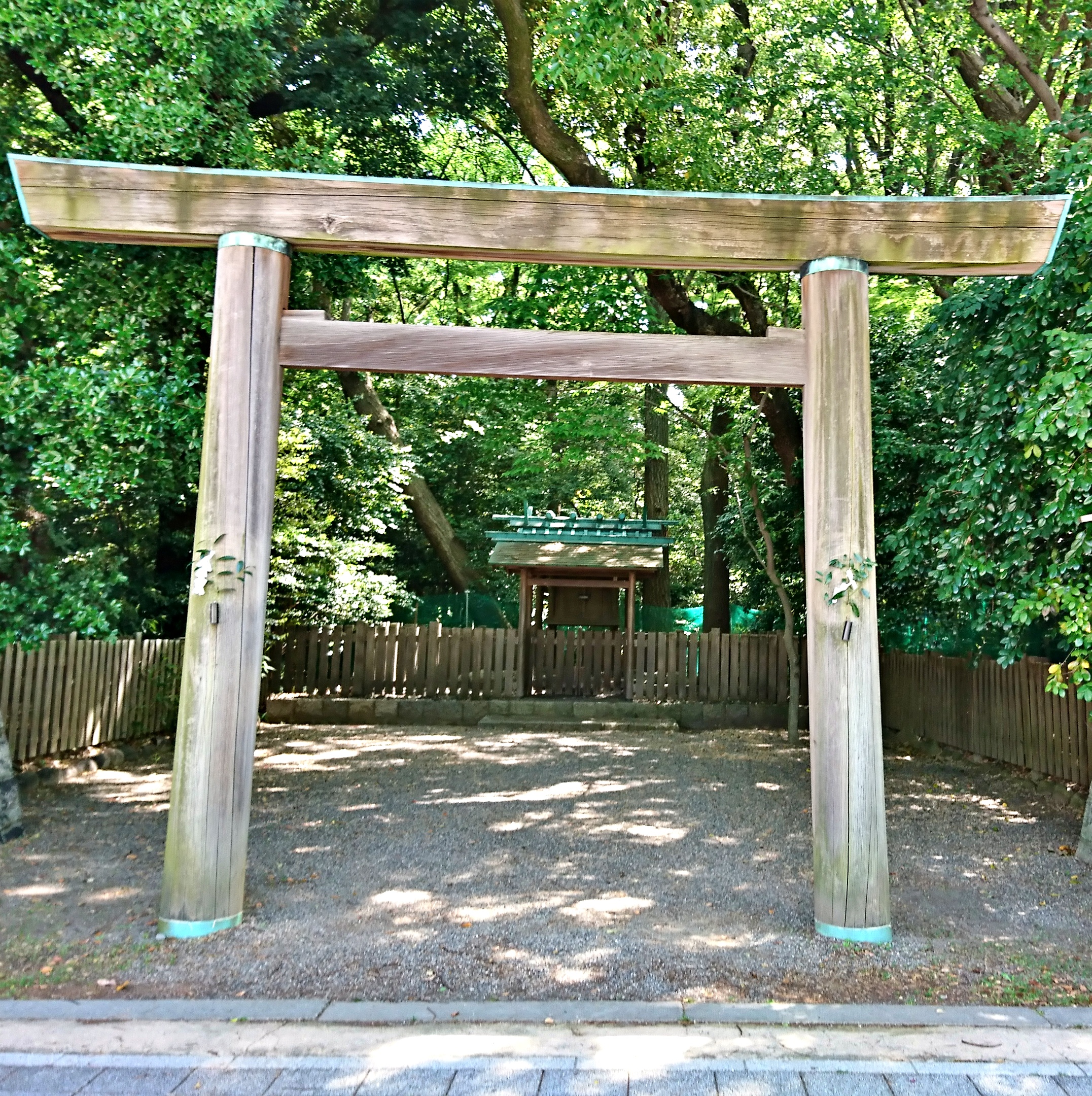 熱田神宮の境外にある下知我麻神社