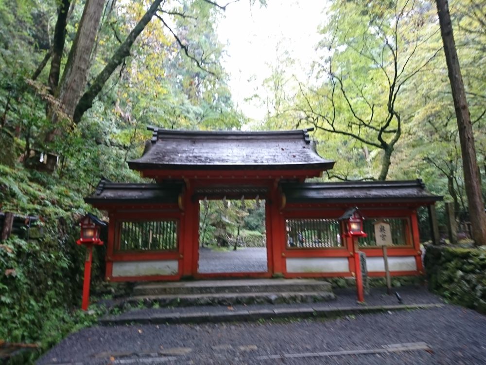 貴船神社・奥宮の神門