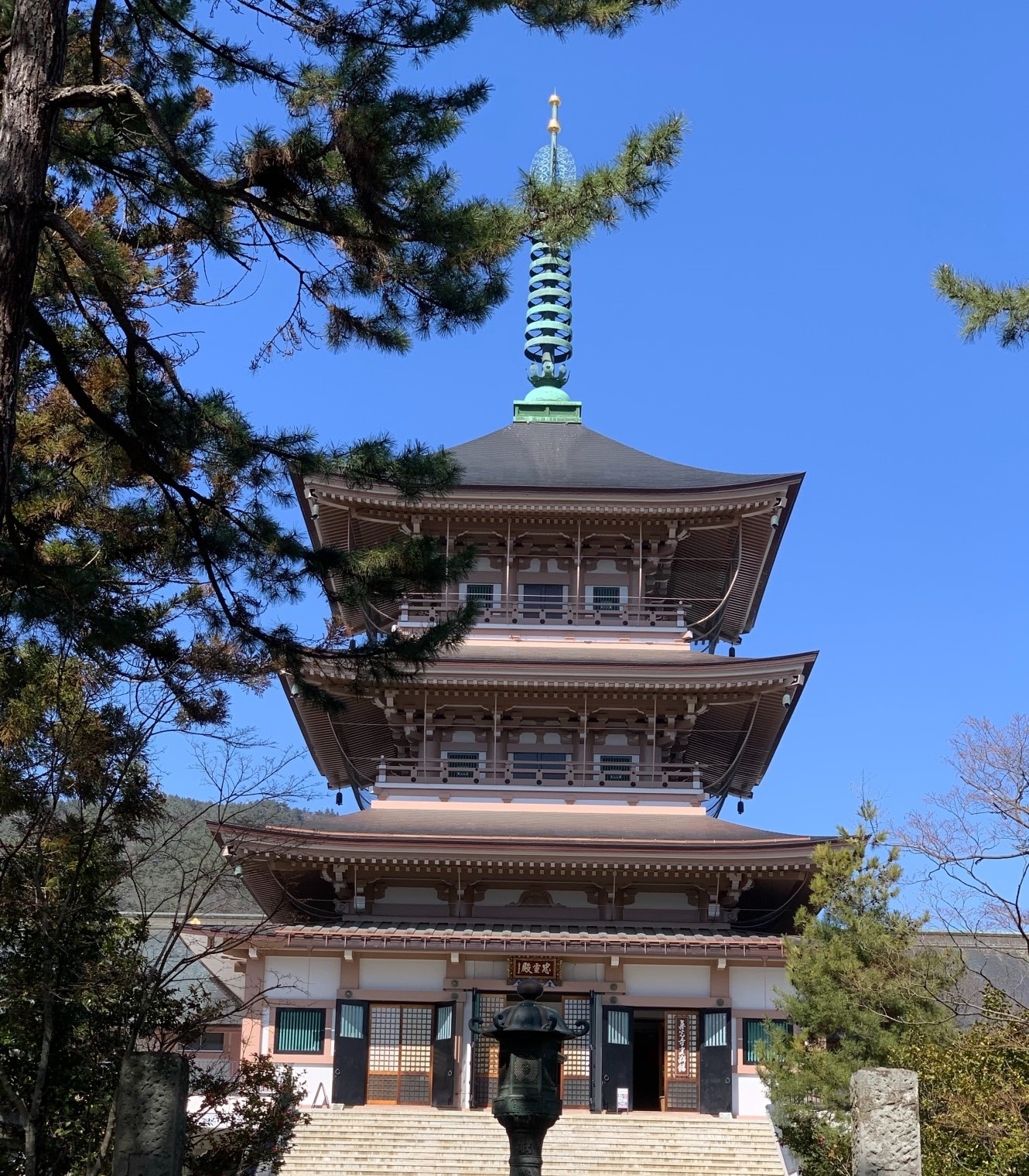 善光寺の日本忠霊殿・善光寺資料館