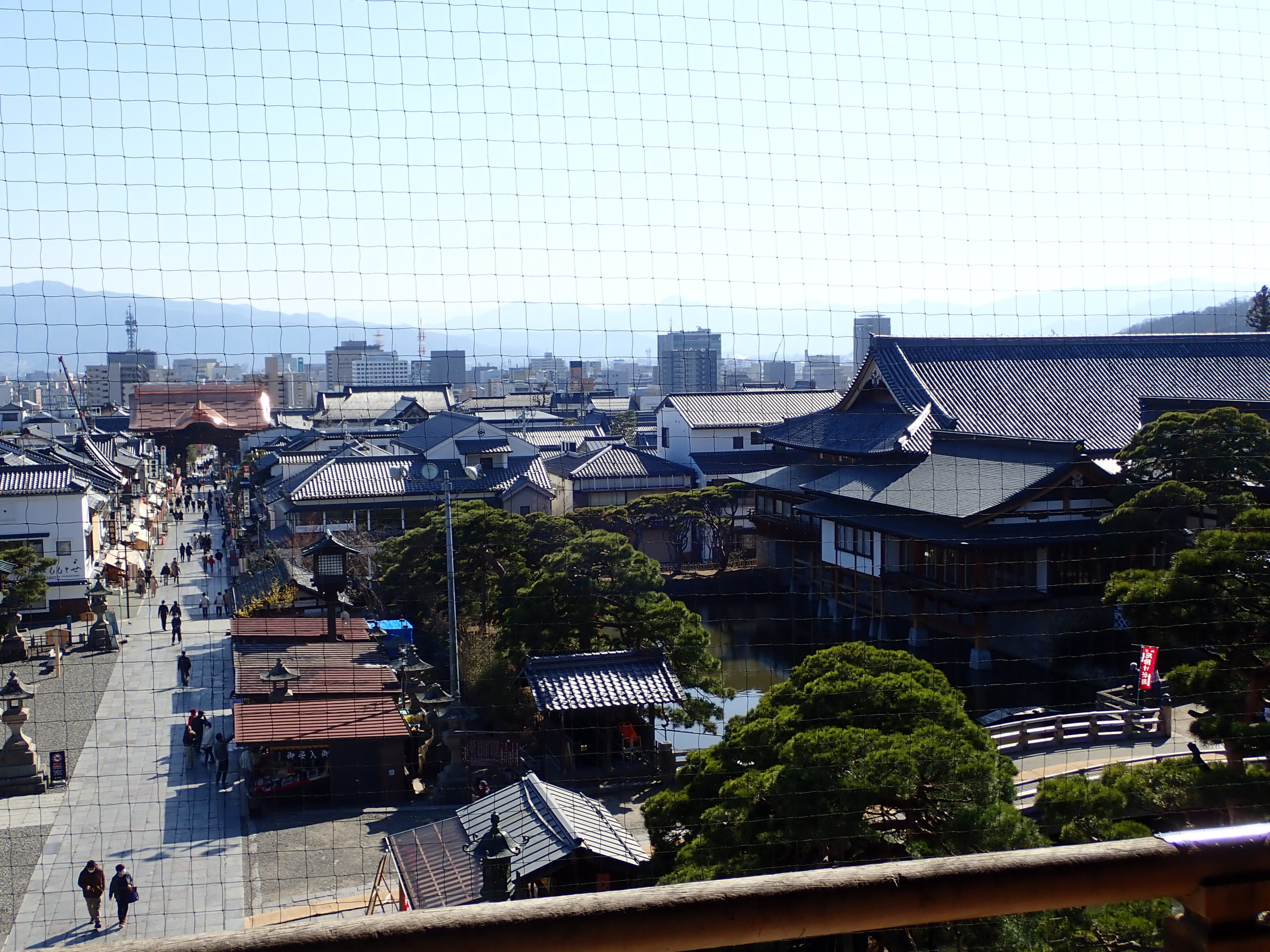 善光寺の山門からみる絶景