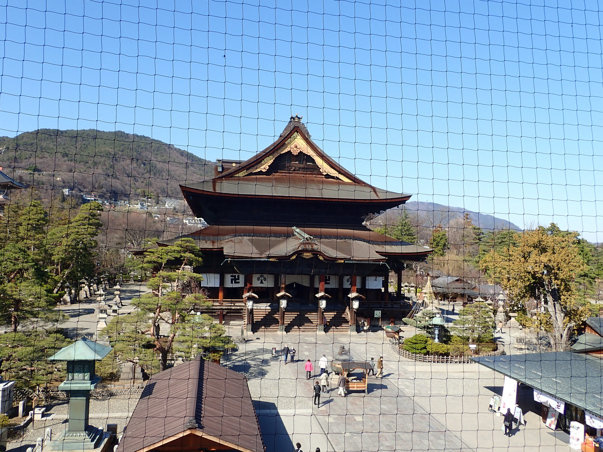 善光寺の山門からみる絶景