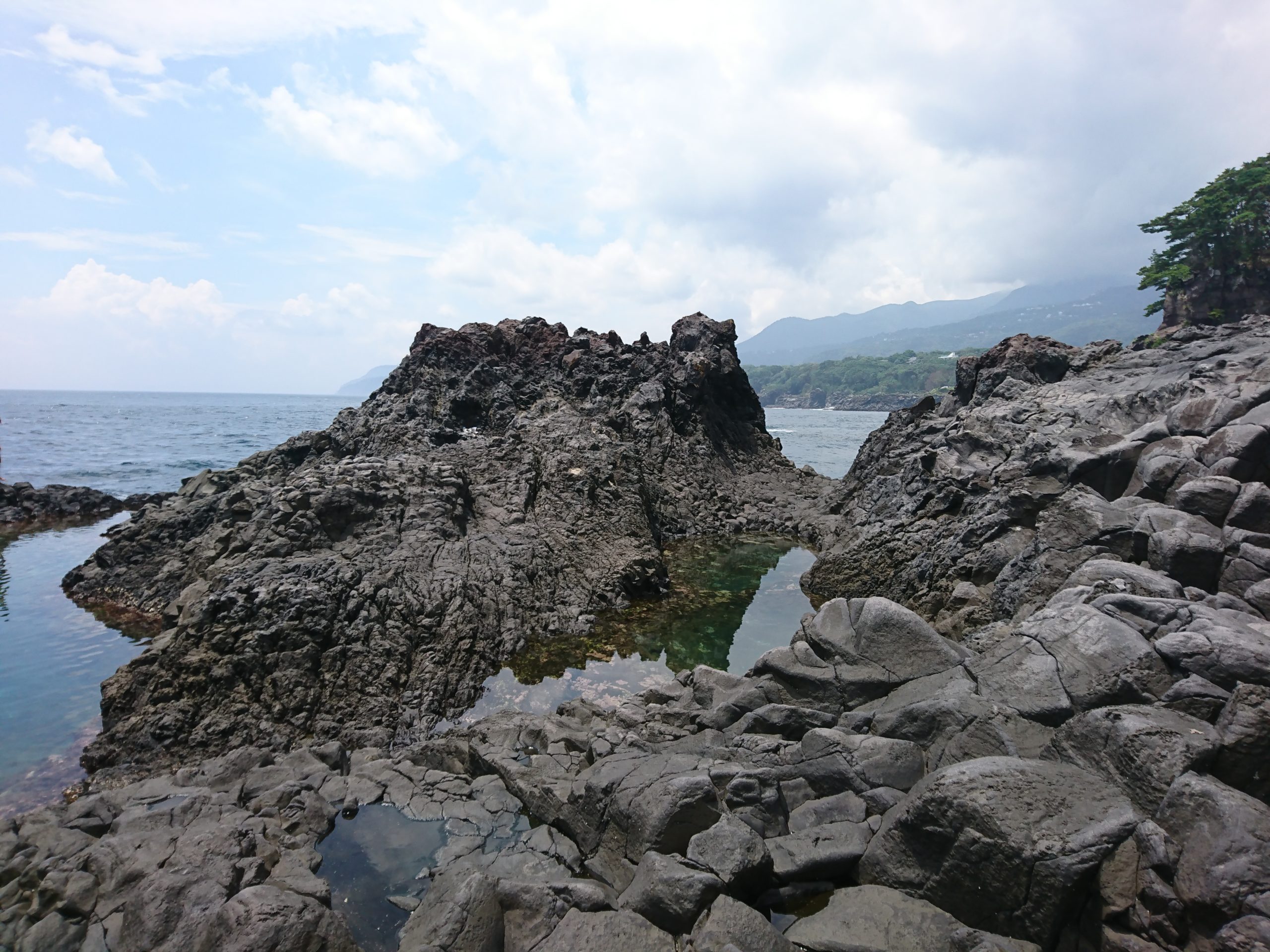 城ヶ崎海岸、橋立のつり橋の近くにある大淀、小淀