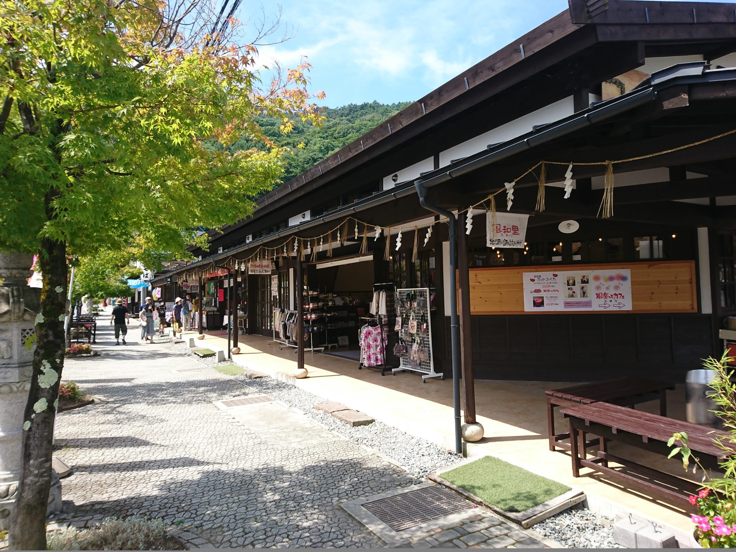 諏訪大社・上社本宮の参道