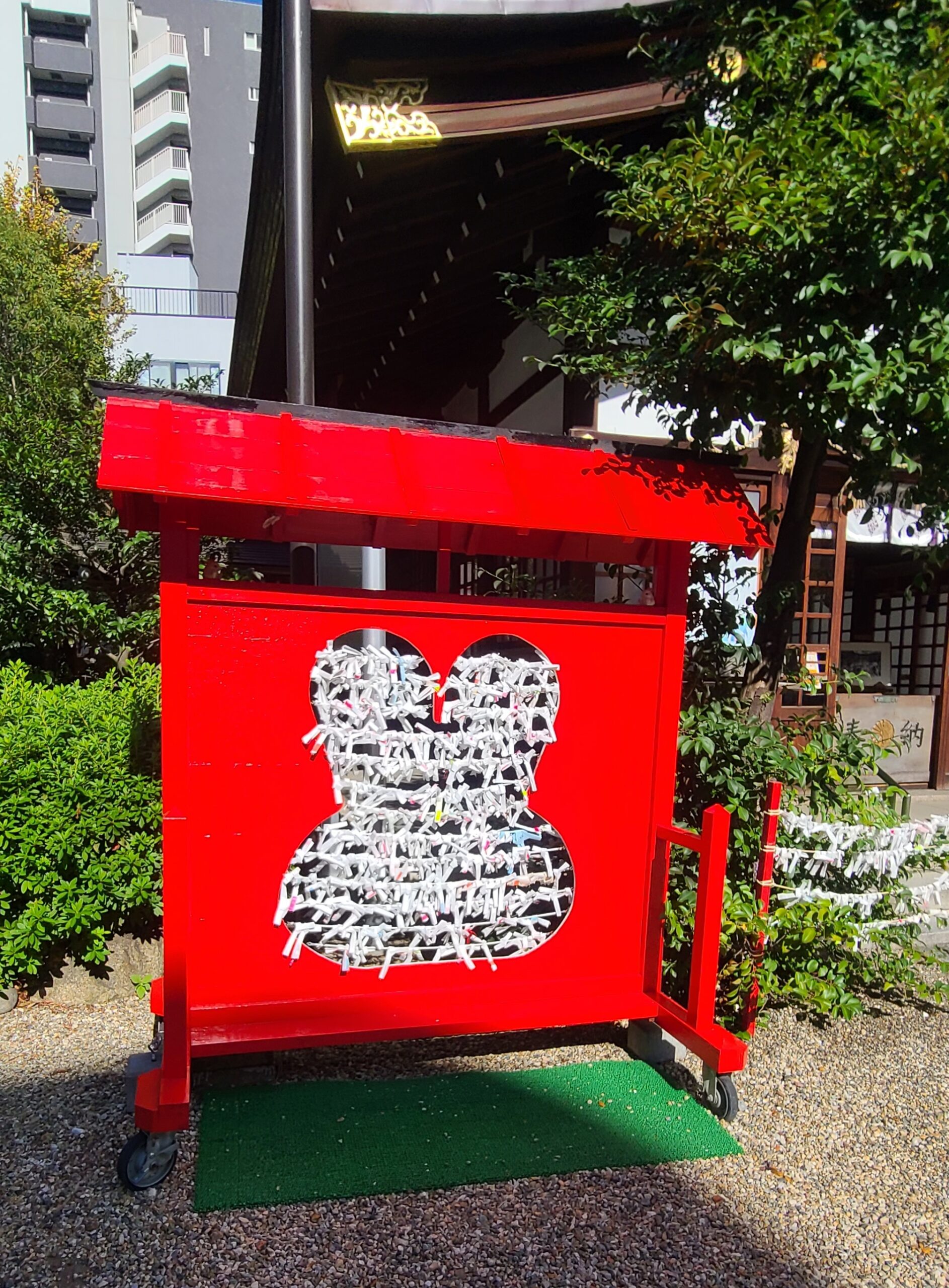 名古屋大須の三輪神社のおみくじ結び処